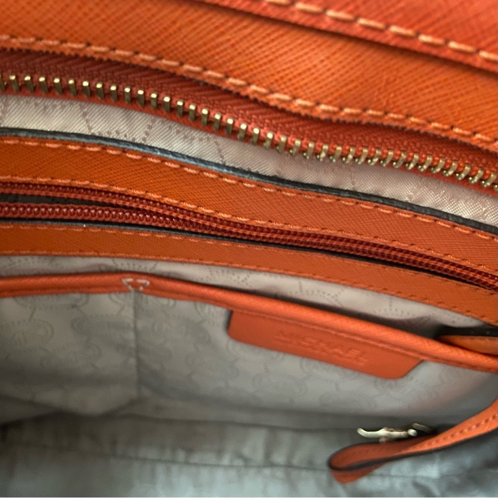 Michael Kors Jet Set Travel Orange Crossbody bag Y2K Needs New Strap - Picture 5 of 7